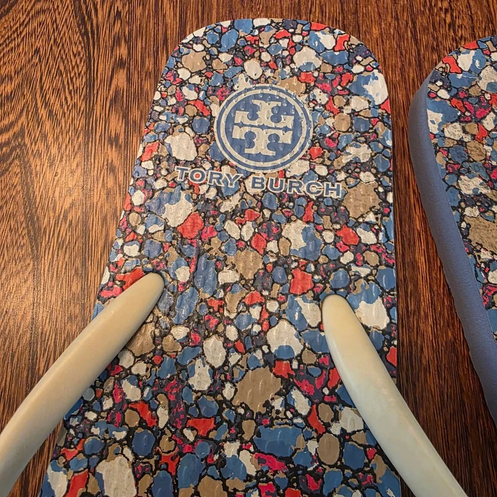 Tory Burch Flip Flop Sandals Blue Red Mosaic Pebble Logo Medallion Womens 8.5